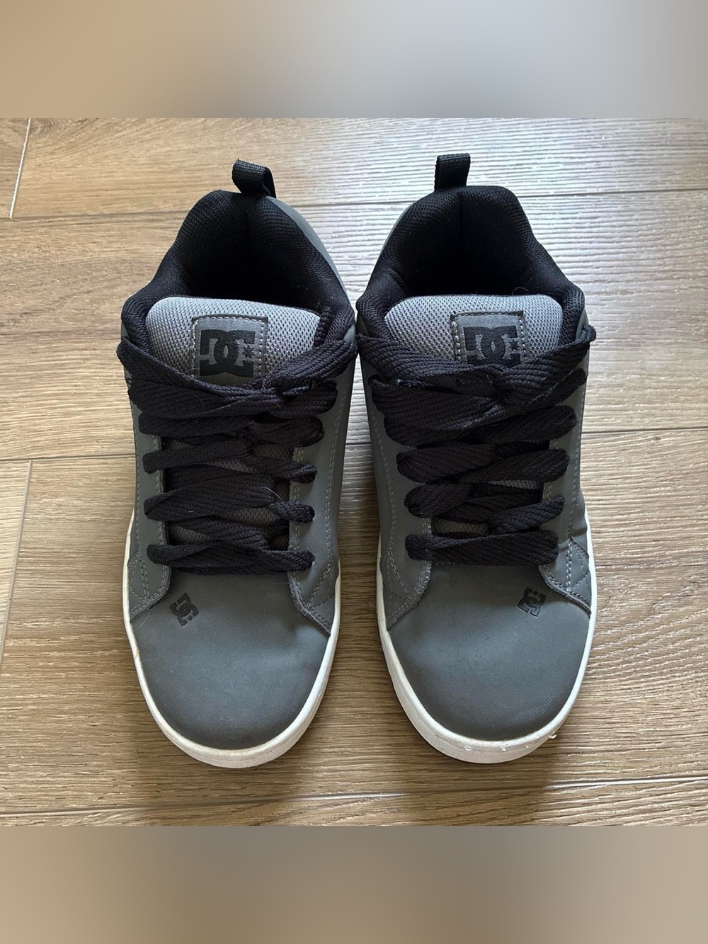 DC grey chunky skateboarding shoes